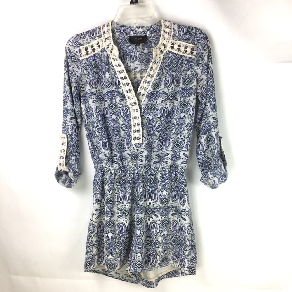 Romeo & Juliet Couture Sexy Paisley Print Romper - Picture 3 of 9